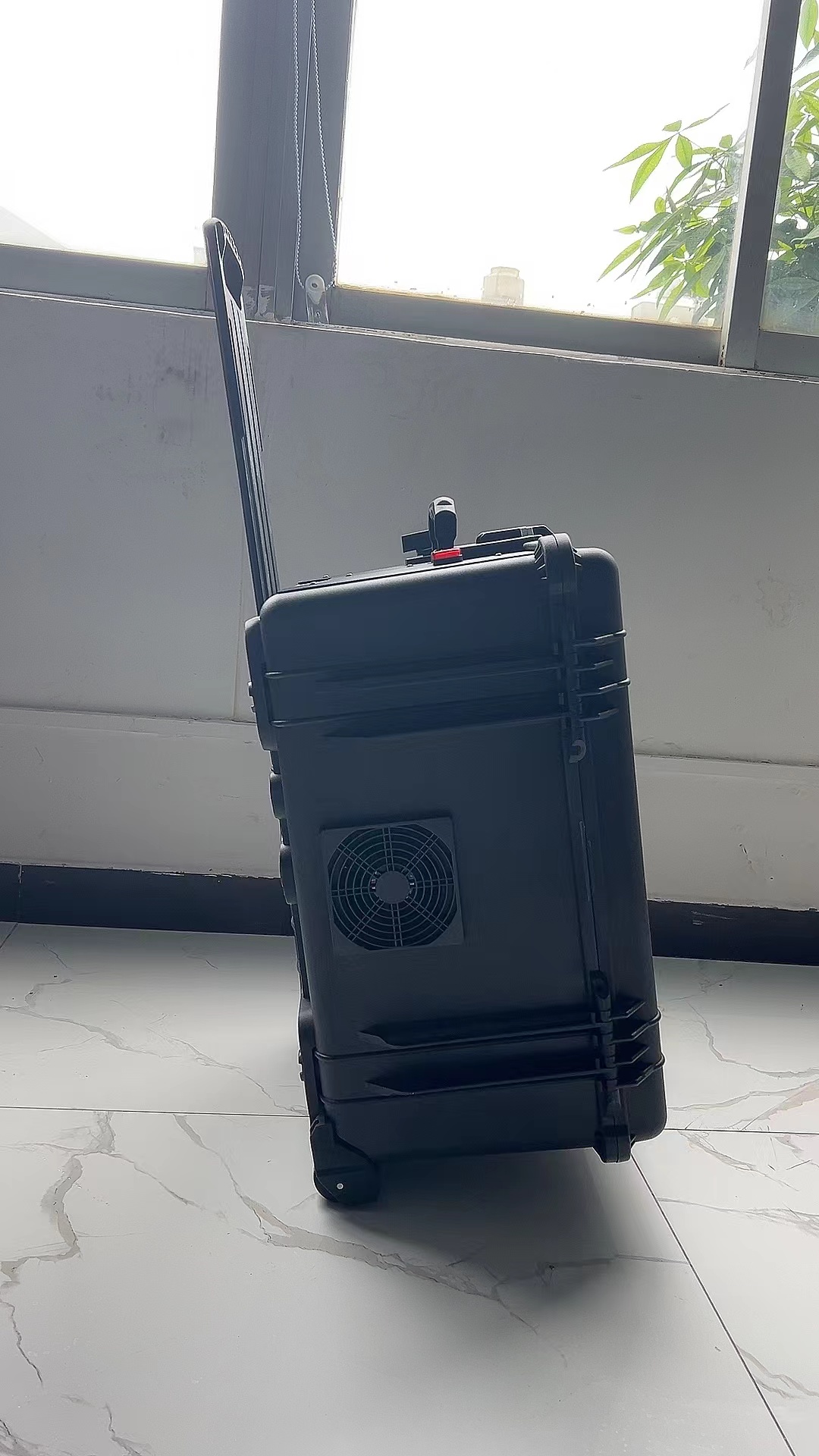 资中手拉箱型移动通信干扰器